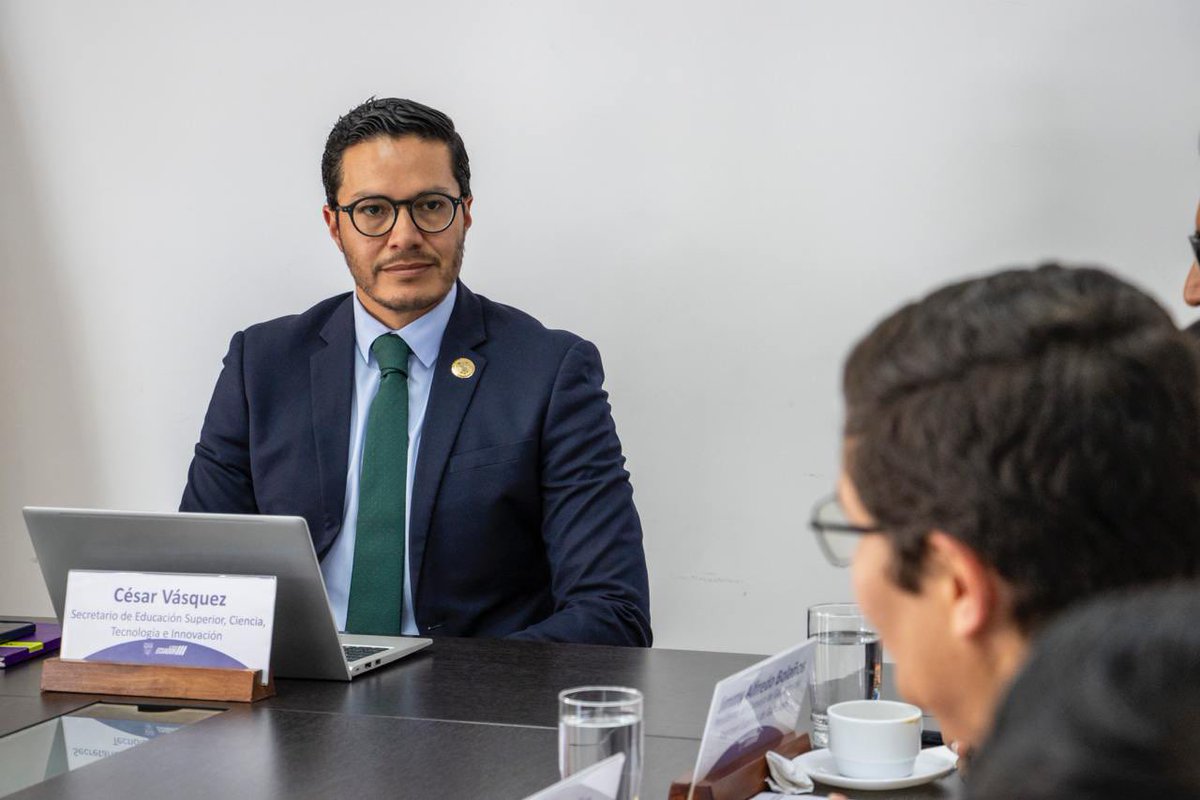 Senescyt (@edusuperiorec) on Twitter photo Nuestro secretario <a href="/cesarvasquez_ec/">César Augusto Vásquez</a> mantuvo una reunión con el presidente del Consejo de Gobierno de Galápagos y la rectora de la ESPOL, con el objetivo de incrementar la oferta académica en las islas y acercar más oportunidades de formación a sus habitantes. Nuestro secretario <a href="/cesarvasquez_ec/">César Augusto Vásquez</a> mantuvo una reunión con el presidente del Consejo de Gobierno de Galápagos y la rectora de la ESPOL, con el objetivo de incrementar la oferta académica en las islas y acercar más oportunidades de formación a sus habitantes.