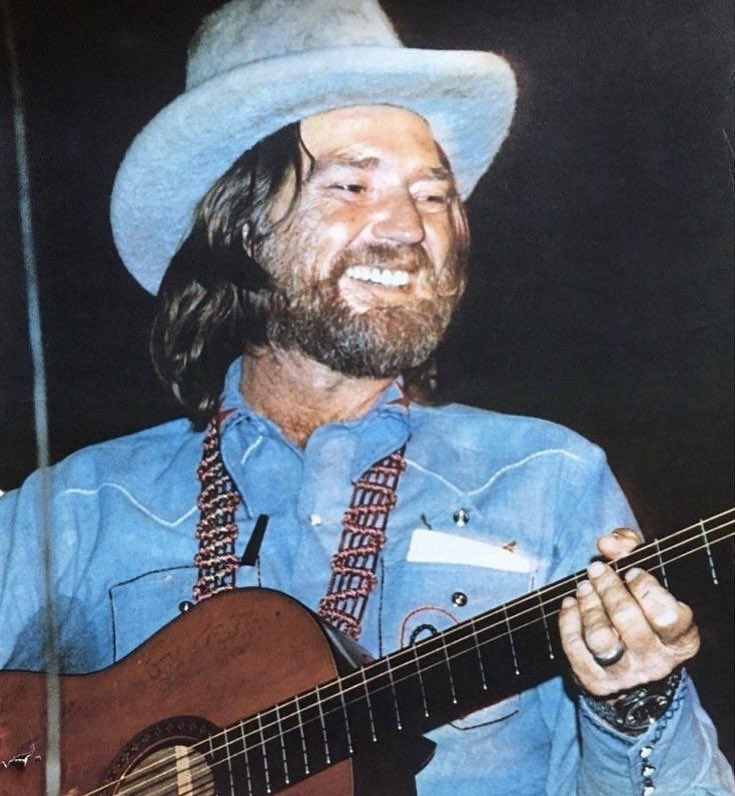WillieNelson's tweet image. Blue skies smilin’ at me. Nothin’ but blue skies do I see…