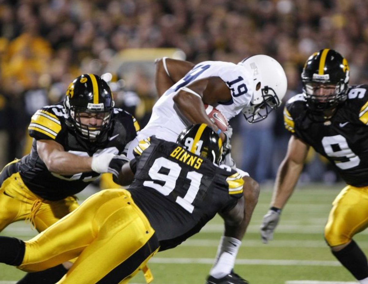 LegacyHawks's tweet image. Happy Birthday to Broderick Binns! (@BinnsBroderick) Enjoy your day. Go Hawks! #LegacyHawk