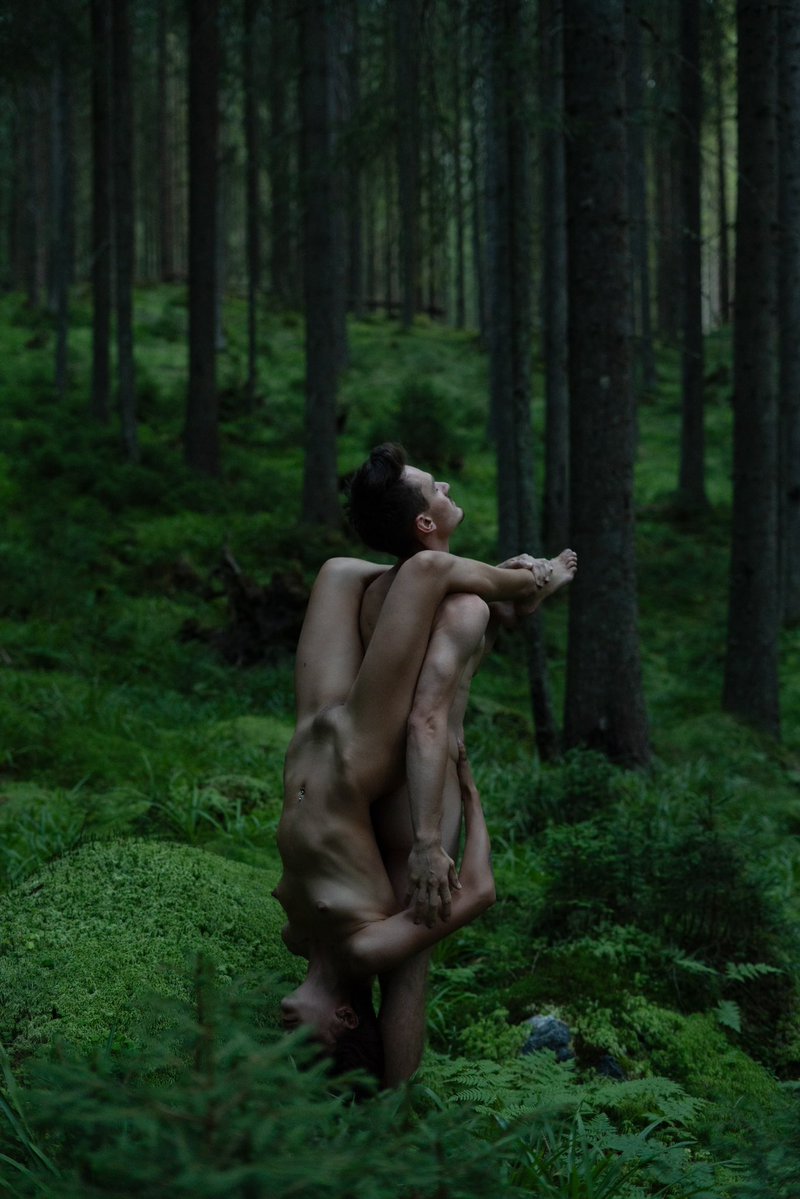BoPhotographs's tweet image. This is from the series ‘Equinox of the Aching Heart’
Part I
A series that is very dear to me and close to my heart. Full set on my other platforms.