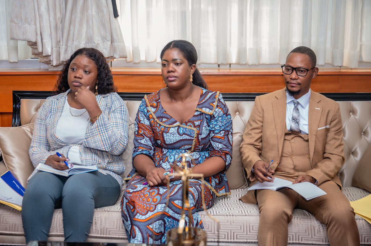 Rencontre entre l’ECC/JPSC, Mwangaza Congo et le ministère de l’Aménagement du territoire autour de l’engagement citoyen pour l’environnement

         Ce lundi 21 juillet, une délégation de l’#ECC/JPSC, en partenariat avec Mwangaza Congo International, a été reçue en audience