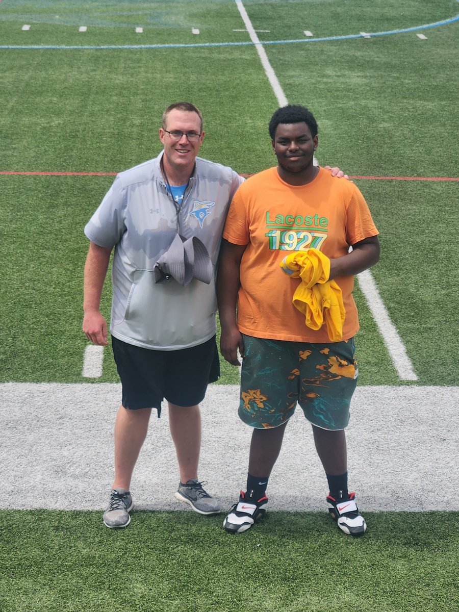 What a fantastic weekend I had at the <a href="/LIUSharksFB/">LIU Football</a> ! Huge thanks to <a href="/Coach_IPace/">Ian Pace</a> for the time, energy, and guidance at this weekend’s #LIUBigManCamp. Grateful for the knowledge and support! <a href="/CoachGGreenNCSA/">CoachGGreenNCSA</a> 💪🏽🏈 #Respect #CoachLife #LIU #OLine #BigManCamps 
##NewYork #Football