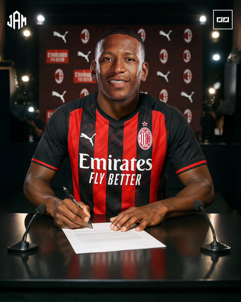 LiguistasGye_'s tweet photo. Pensar que la prensa mona nos quiso hacer creer que ese tipo de la derecha era mejor que el nuevo lateral del A.C MILÁN! 

EL TIEMPO PUSO LAS COSAS EN SU LUGAR.. https://t.co/u15GbSKkJF