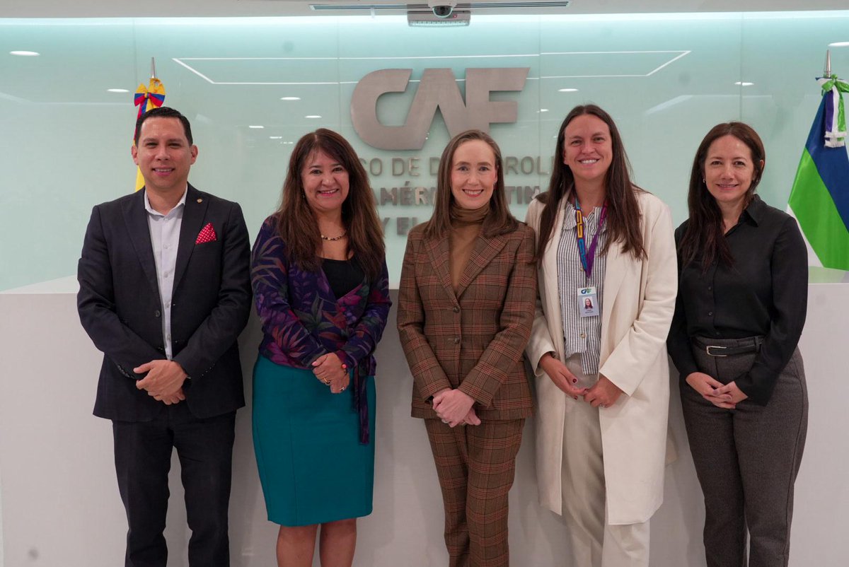 Sonia Quezada, representante de <a href="/OPSOMSEcuador/">OPS/OMS Ecuador</a>, se reunió con su similar de la <a href="/AgendaCAF/">CAF</a>, Diana Mejía, para fortalecer la cooperación en salud e identificar oportunidades de apoyo en eliminación de malaria, desnutrición crónica infantil y salud intercultural.