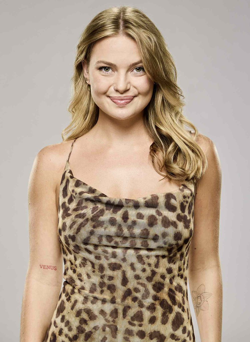 zayzaysocrazy's tweet image. Kat found out Morgan was targeting her and said “I don’t care what that gray haired b- says she has no power” Ava agreed #BB27