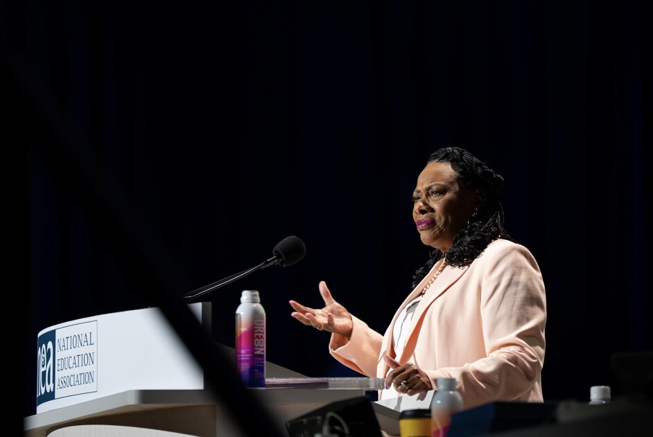 educationweek's tweet image. Teachers' Union Backs Away From Anti-Defamation League Boycott edweek.org/teaching-learn…