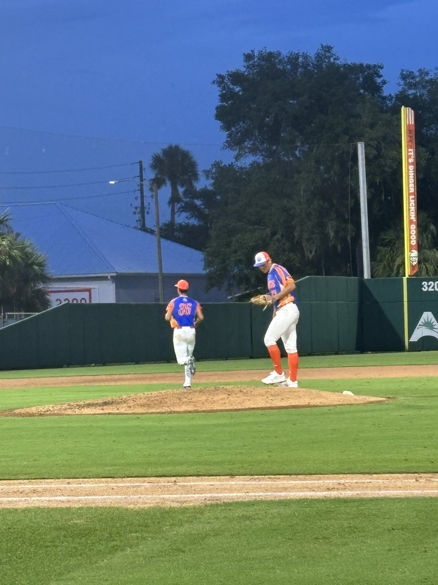 WGsqueeze's tweet image. In relief for the Squeeze #27 Gabriel Vargas
#SqueezeEm 🍊