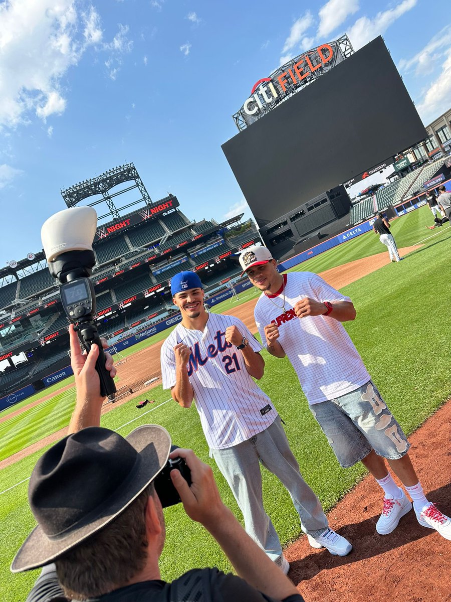 trboxeo's tweet image. Mucho Caribe en el juego de los Mets. 🏟️
🇵🇷 @XanderZayas 🇩🇴 @RohanPolancoBox
@SNY_Mets | #ZayasGarcia