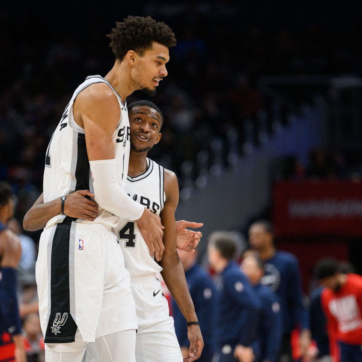 OddsShark's tweet image. Odds to make/miss NBA playoffs in 2026 🏀
Boston Celtics (-290/+205)
Dallas Mavericks (-102/-130)
Golden State Warriors (-260/+188)
Indiana Pacers (-102/-130)
Los Angeles Lakers (-470/+310)
Philadelphia 76ers (-205/+152)
San Antonio Spurs (-158/+118)