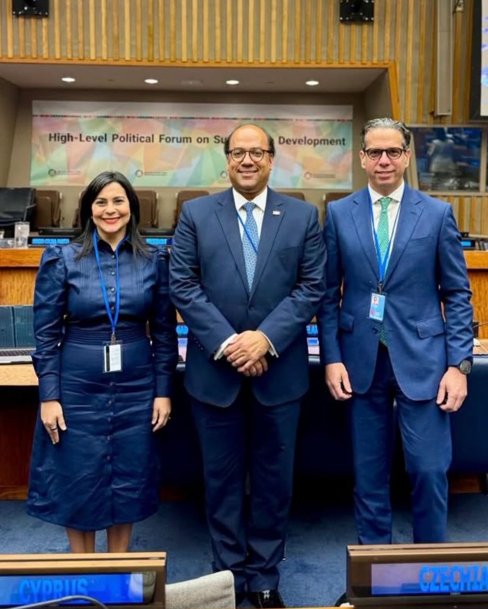 Los señores César Dargam, vicepresidente ejecutivo del Consejo Nacional de la Empresa Privada (CONEP) y Christy Luciano, presidenta de ECORED, participan en nombre del sector privado en el Foro Político de Alto Nivel 2025, reafirmando que la alianza público privada es clave para