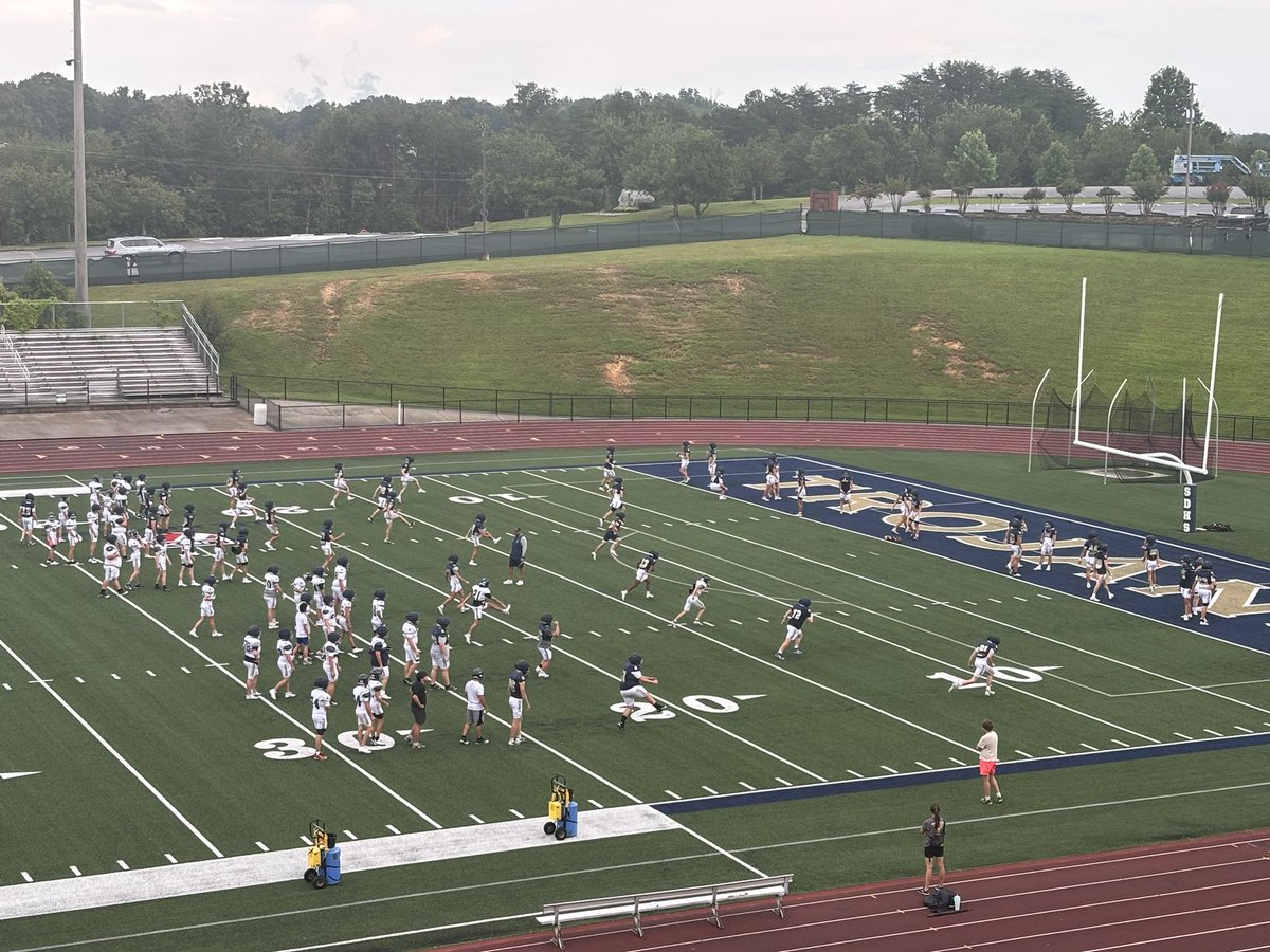 95 Trojans ready for war under the lights for the first day in shells! 

#ThisIsWhy