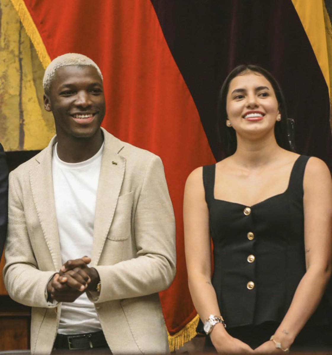 AsPatoChavez's tweet image. Hoy, 21 de julio de 2025, en la @AsambleaEcuador, tuvimos el honor de condecorar al destacado futbolista Moisés Caicedo con la distinción “Vicente Rocafuerte” al Mérito Deportivo. 

🏅 Reconocimos al “Niño Moi” por su extraordinaria trayectoria y por enaltecer el nombre de…