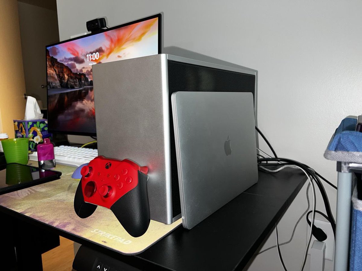 للبيع High End Pc

Case Ncase M2
9800X3D
cooler silent loop 3 
RTX5090 Zotac Solid OC
Corsair SFX1000 Platinum
Gigabyte ITX X870
32GB 6000 CL30
Samsung M.2 2TB
Extras: custom 12pin power cable + 92mm fan and two 140mm slim fans
عمر البي سي ثلاث شهور

الي مهتم يتواصل مع <a href="/DrPitzah/">Pitzzodontist 🍕🦷</a>