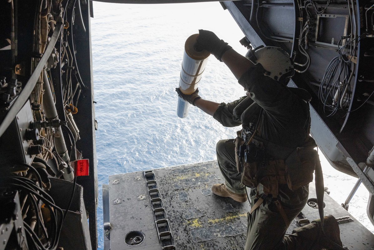 NavalInstitute's tweet image. Marines Use MV-22B Ospreys in East Coast Anti-Submarine Warfare Exercise — USNI News
news.usni.org/2025/07/21/mar…