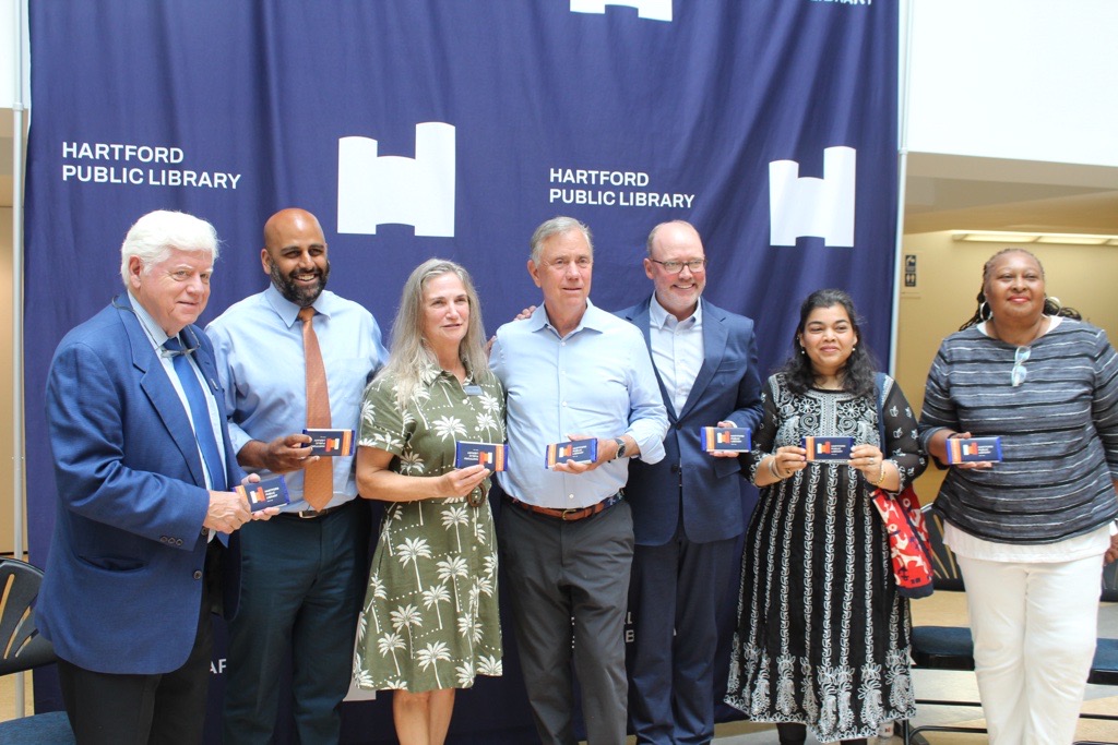 RepJohnLarson's tweet image. It was great to help launch the new restoration campaign at Hartford Public Library. I was proud to see federal funding support the opening of the Albany Avenue and Barbour St. branches & am working to deliver new investments to expand library services throughout the community.