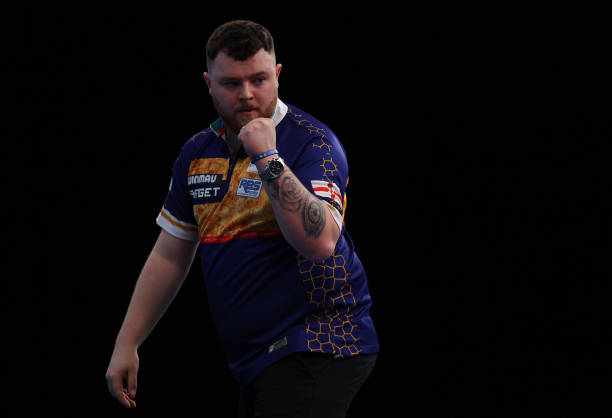 talkSPORT2's tweet image. π¨ Rock wins!
Josh Rock emphatically books his place in Round 2 of the PDC World Matchplay with a 10-5 win over Ross Smith!
#DartsontheRadio returns tomorrow evening from 7pm on talkSPORT 2 and the talkSPORT Darts YouTube Channel!
Tomorrow's Line Up:
R2) Gianβ¦