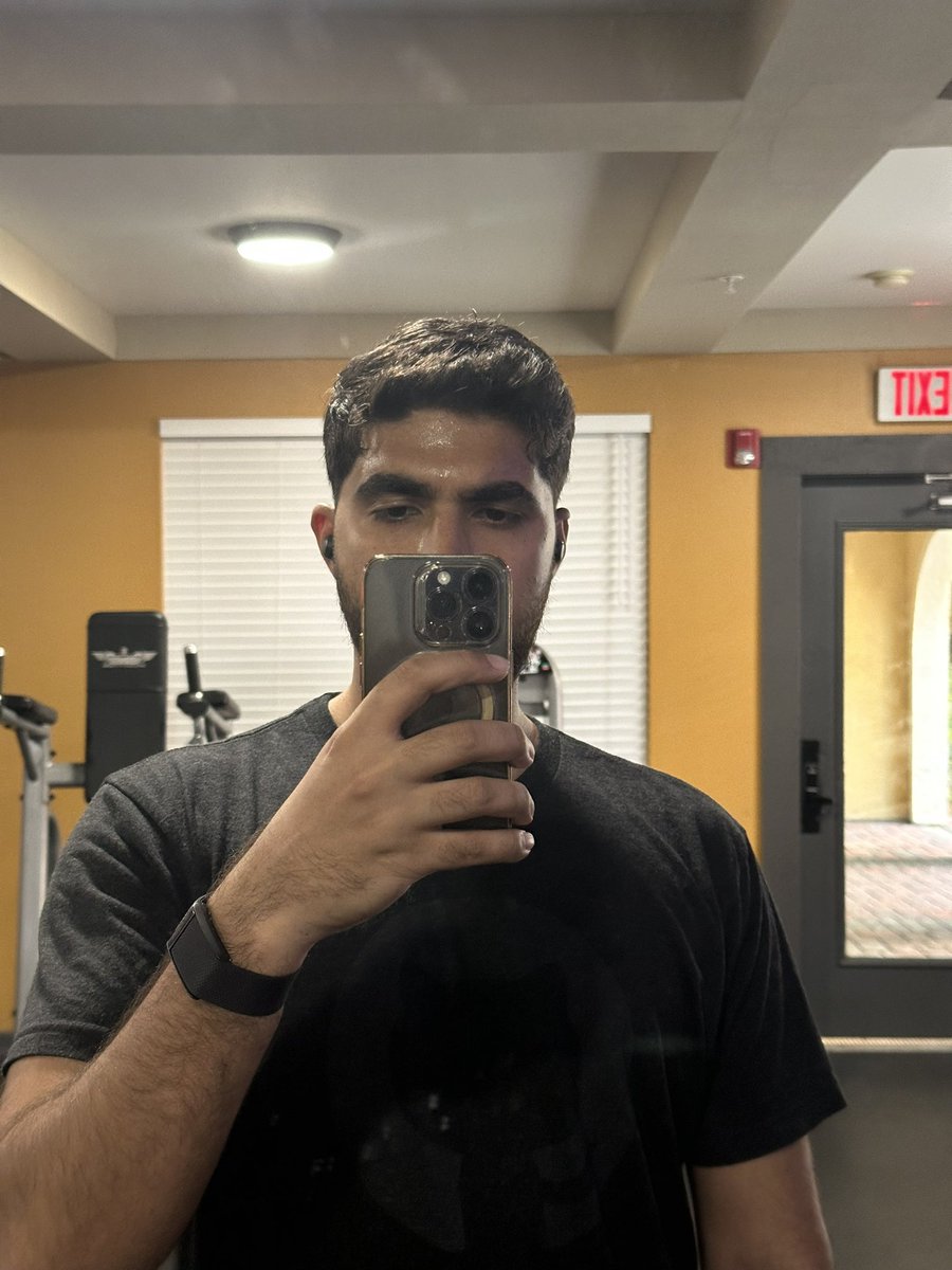 rishabincloud's tweet image. routine 💪🏽