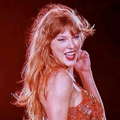 tayestel's tweet image. #NewProfilePic honestly i was really attached to my layout but i need smth to match the avatar header so