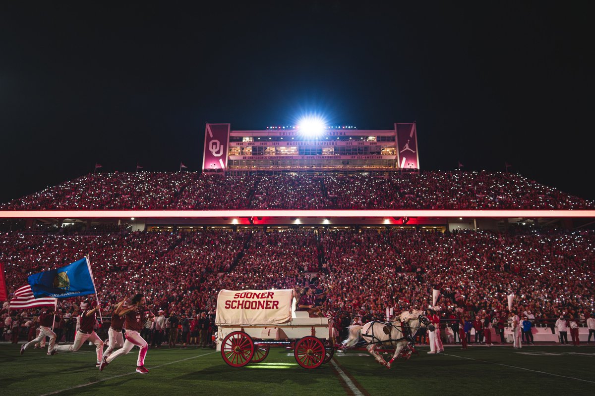 OU_Athletics's tweet image. There's only ☝️ Sooner Schooner
Vote now to make the Schooner @USATODAY's "Best College Sports Tradition"
🗳️ » 10best.usatoday.com/awards/best-co…