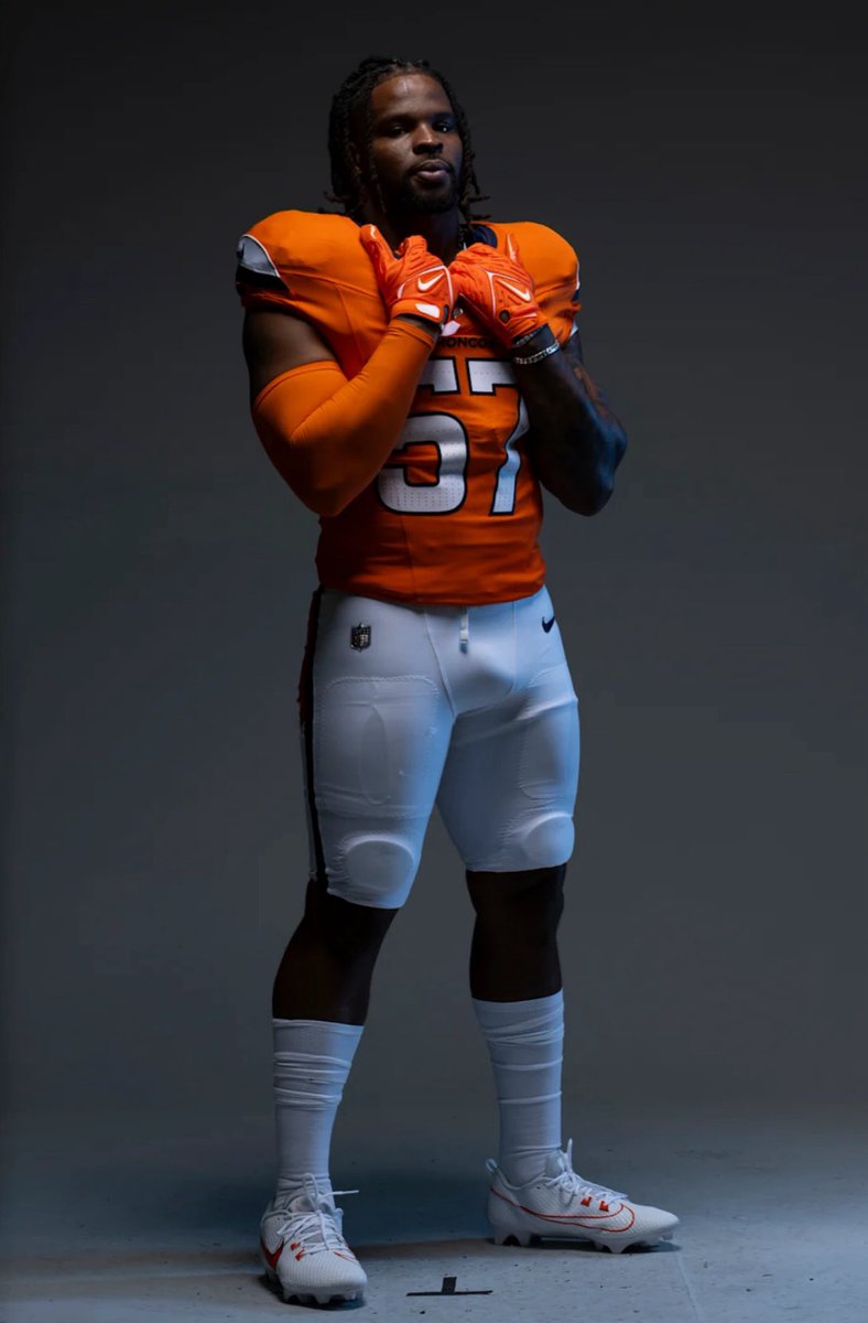 MileHighMims's tweet photo. DRE GREENLAW IN A BRONCOS UNIFORM https://t.co/Bb0UNMnqMN