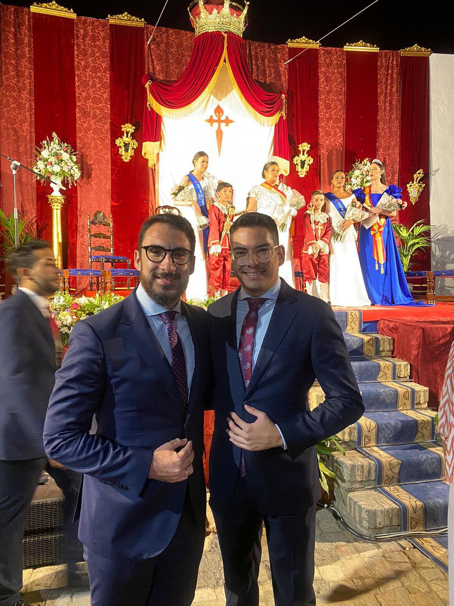 DesdeelArenal's tweet image. 🔴 Julio, es Santiago
🔵 Julio, es Angustias
⚪️ Julio, es toda una vida
“He aquí un peregrino que ha descubierto en este camino la VERDAD y el ORGULLO de ser Angustiao”
Uno solo puede sentirse feliz, satisfecho y orgulloso por lo vivido el pasado sábado en @Hdad_Santiago. Qué…