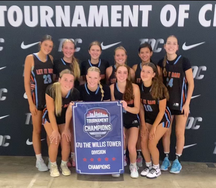 Capped off an amazing 4+ month journey by going 6-0 in Chicago and winning a Chip at the Nike TOC!

Could not be more proud of these girls

Their level of play, and the amount of fun we had, continued to ascend from our first tourney in April til now📈

Exactly how you draw it up