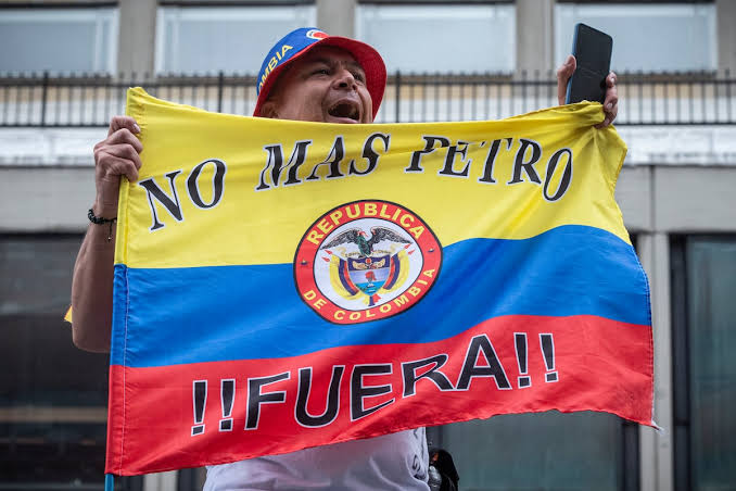 JLperiodista96's tweet image. Estuve varios días en Colombia, como parte de mi travesía. Conversé con colombianos de distintas edades, y todos coincidían en algo: no quieren a Petro como presidente
📷 Internet