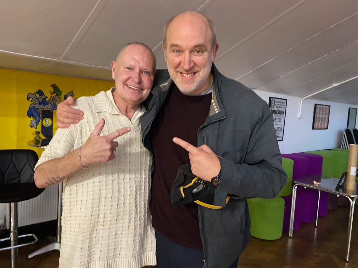 RealTimVine's tweet image. My favourite ever footballer. Had the pleasure of meeting him at Sutton United. Still think we should sign him. Get well soon Gazza. #Gazza