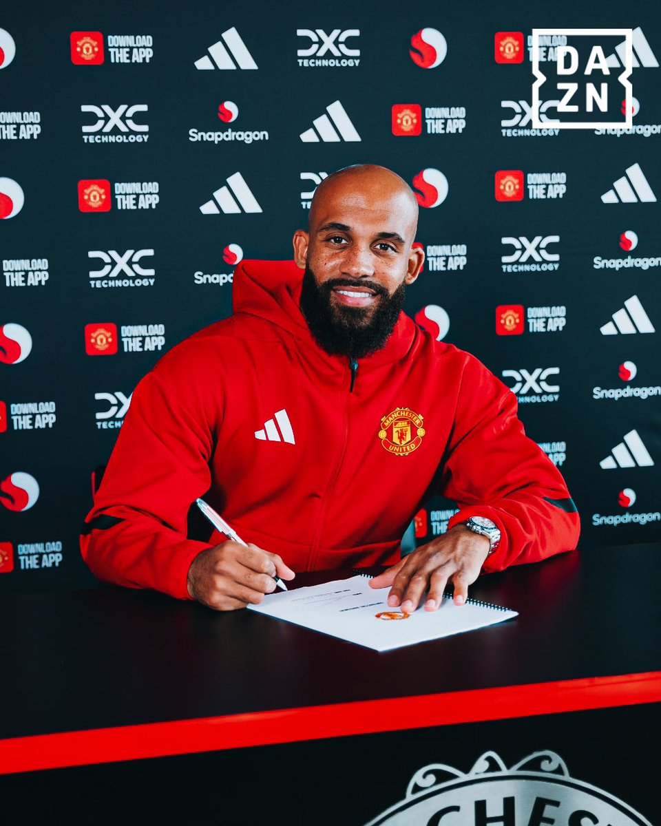 DAZNFootball's tweet image. Bryan Mbeumo joins Manchester United 🇨🇲✍️
The Cameroon international signs with the Red Devils until June 2030 🤝
(📸 @ManUtd)
GLOBAL HOME OF FOOTBALL | Live All Summer Long | DAZN.com