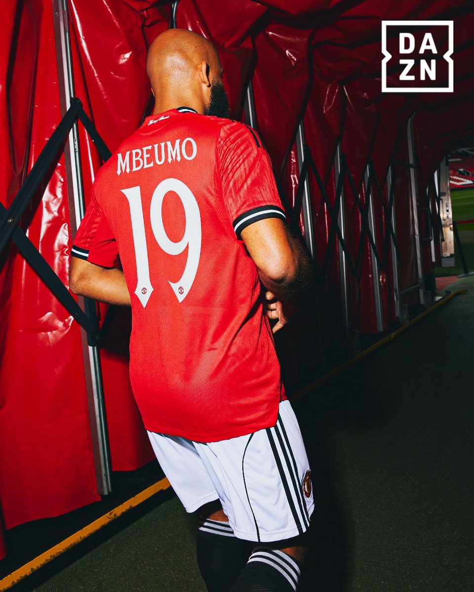 DAZNFootball's tweet image. Bryan Mbeumo joins Manchester United 🇨🇲✍️
The Cameroon international signs with the Red Devils until June 2030 🤝
(📸 @ManUtd)
GLOBAL HOME OF FOOTBALL | Live All Summer Long | DAZN.com