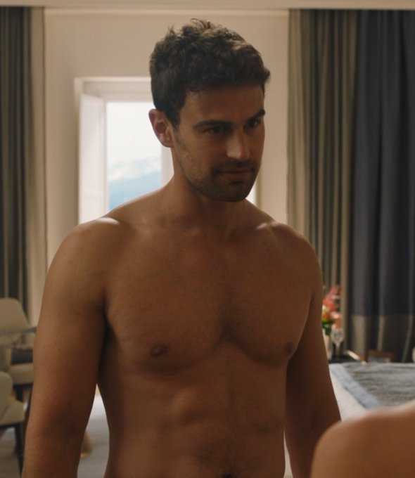 whitelotusposts's tweet image. theo james in the white lotus S2.