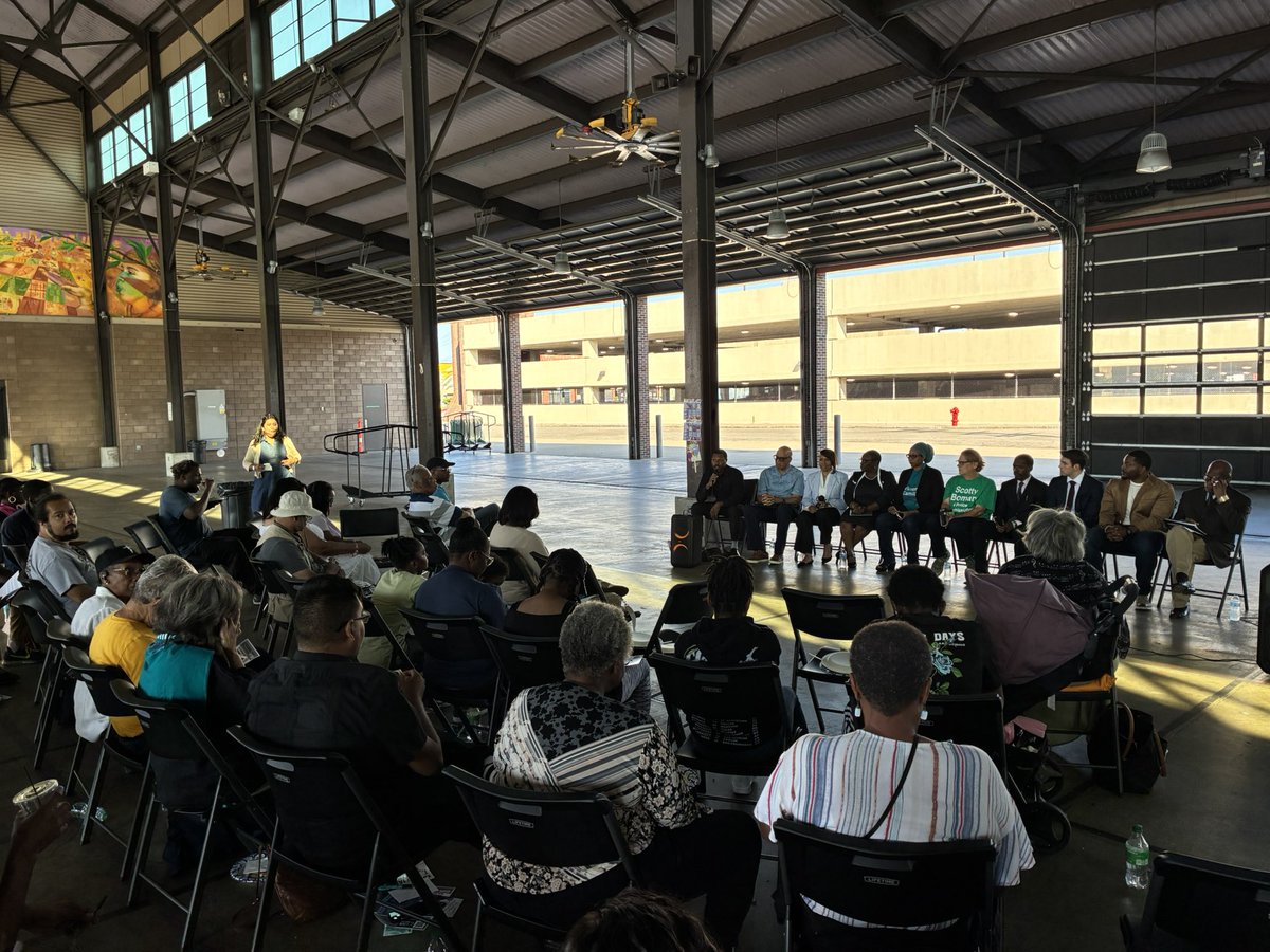 PolarBarrett's tweet image. 10 candidates for the Board of Police Commissioners are with us at Eastern Market for a @BridgeDet313 election forum