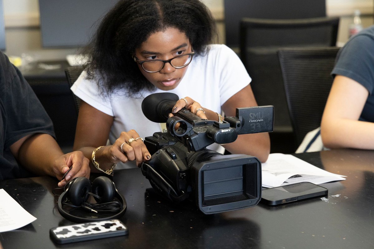 smumeadows's tweet image. SMU Meadows Journalism prepares future storytellers to thrive in broadcast, digital, and print media.
From B.A. degrees in Journalism, Sports Journalism, and Fashion Media to the O’Neil Program in Business Journalism, you’ll find a path to match your passion.
#SMU #SMUJournalism
