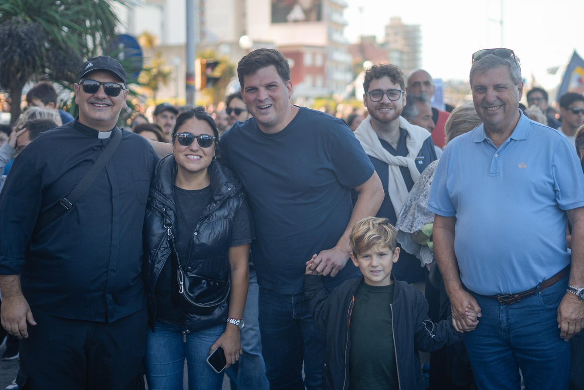 jmcheppi's tweet image. Es un orgullo para el @FrenteRenovador que @solbeflores nos represente como candidata a concejal de Fuerza Patria en Mar del Plata 💪🏽🇦🇷
Felicitaciones por este merecido reconocimiento a tantos años de militancia en tu querido Batán. Con Sol los vecinos saben que van a tener una…