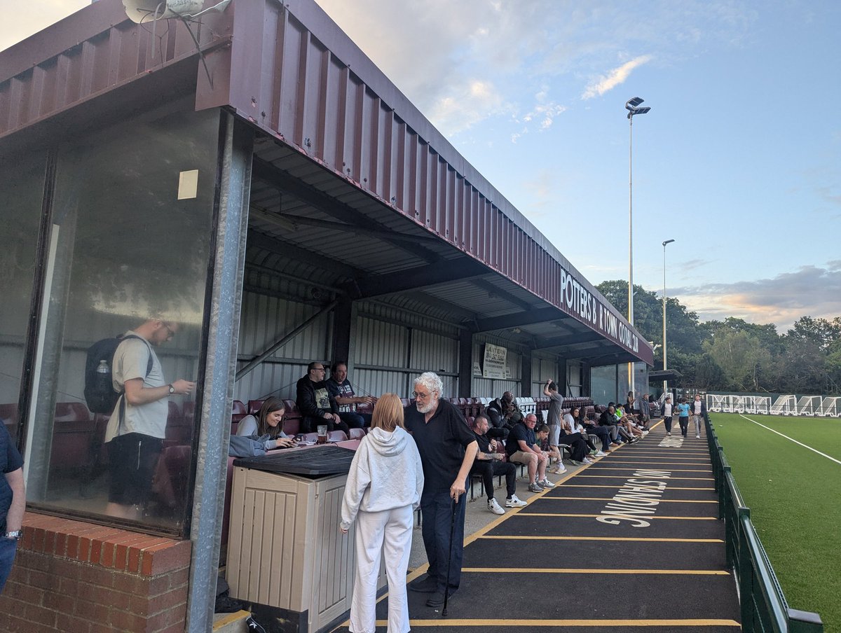 bogie_david's tweet image. Potters Bar Town 3 Cockfosters 2, att 155. Enjoyable competitive game inc some good goals and one terribly in (for 0 1). PBT won it 87m, C close to 3 3 when hit bar in last minute but PB prob just about worth win