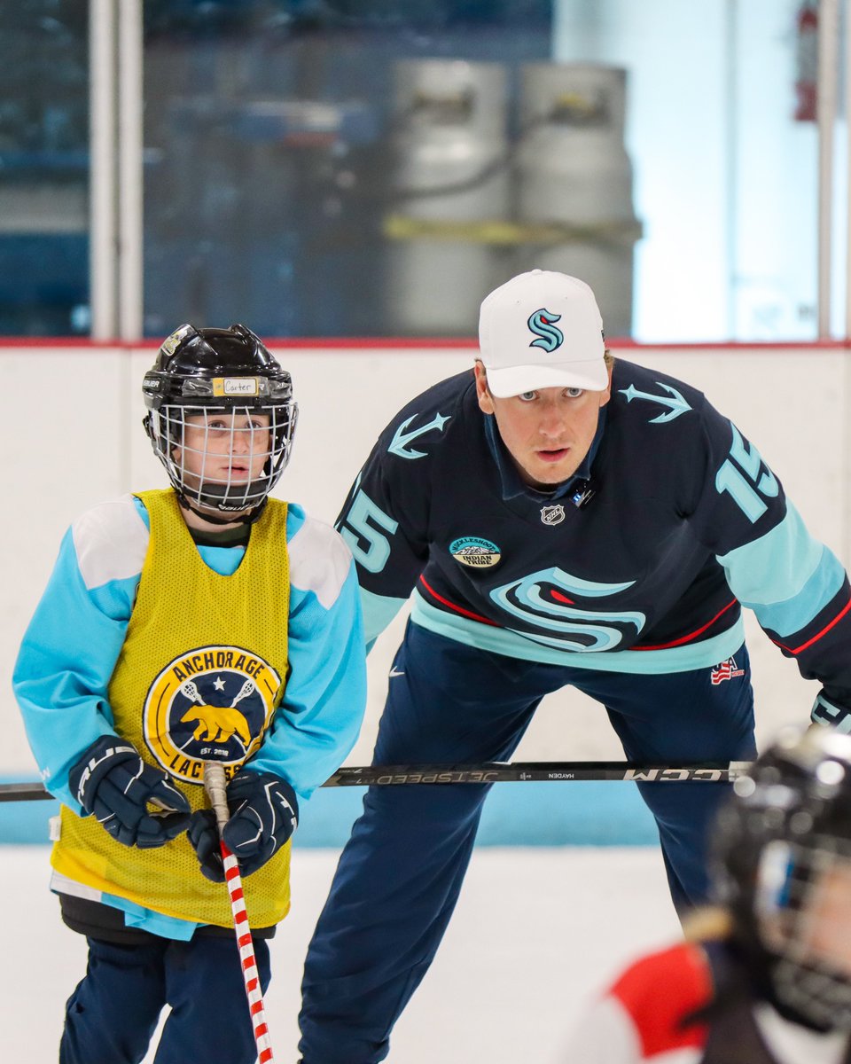 SeattleKraken's tweet image. can’t spell Kraken without AK! 🏔️
Hayds & Buoy made their coaching debuts during Kraken Week at Anchorage Hockey Academy in partnership with @BristolBayToday!