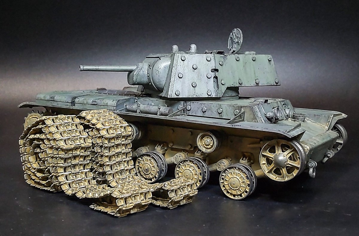 RanRanRan01110's tweet image. KV-1E、引き続き。
足周りの汚しは車体色に合いそうなオーカー系を施した。