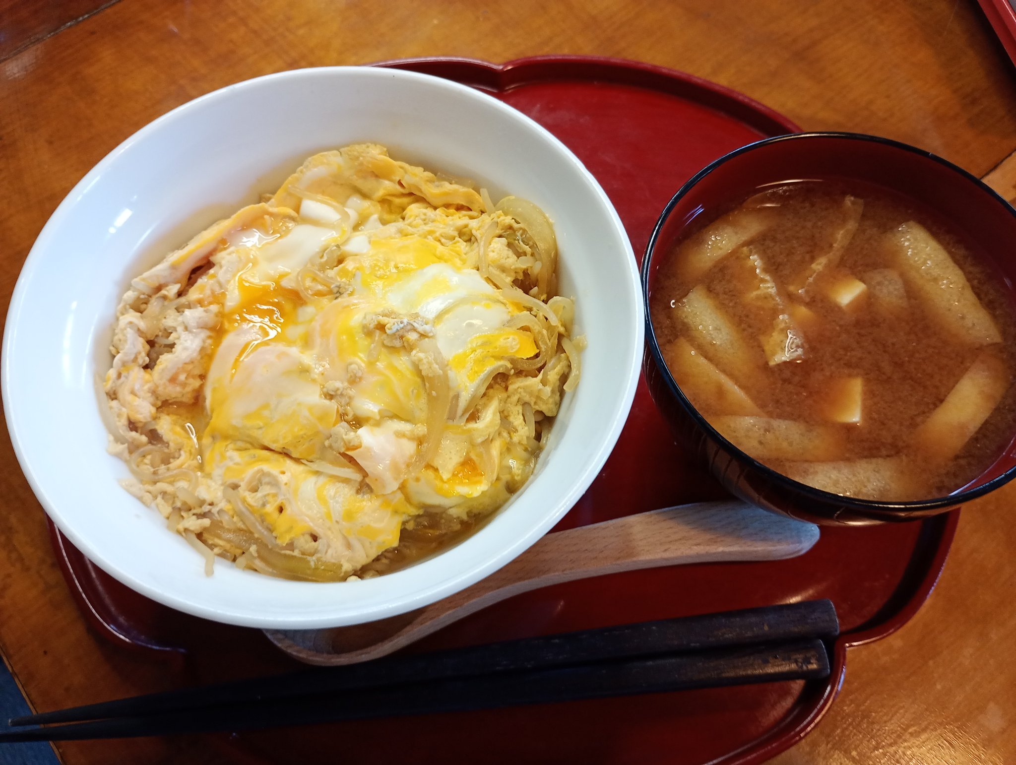 もちもち玉子丼 セブンイレブン「とろとろ玉子の特製親子丼」はお値打ち価格で