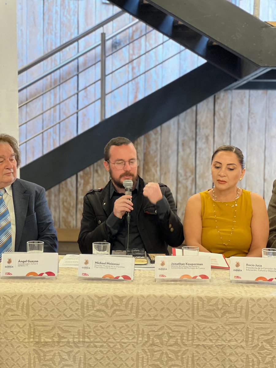 CulturaCUE's tweet photo. 🎻 #Cuenca da un nuevo paso hacia el fortalecimiento #cultural🎶
Llega la Orquesta Filarmónica de Cuenca, una iniciativa de la Corporación de Desarrollo Comunitario con apoyo del Municipio de Cuenca, que une al #talento joven con la excelencia musical.
#AmorPorCuenca #YoAmoCuenca https://t.co/FjTh4KhvyX
