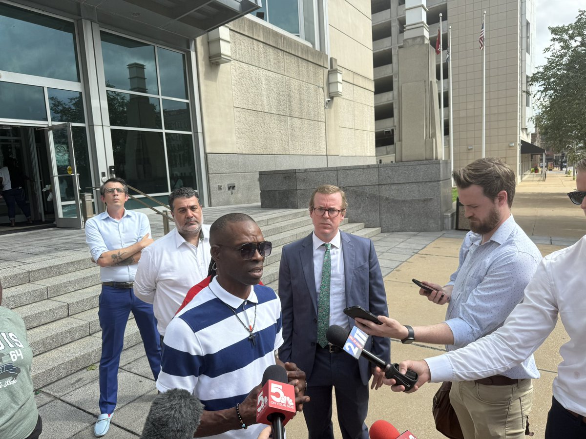 MarkMaxwellTV's tweet image. Moments after the parents of Samuel Hayes called on the city to release the jail video of their son strapped in a restraint chair before his death on Saturday night, Mayor Cara Spencer tells me the jail will release that video to the family.