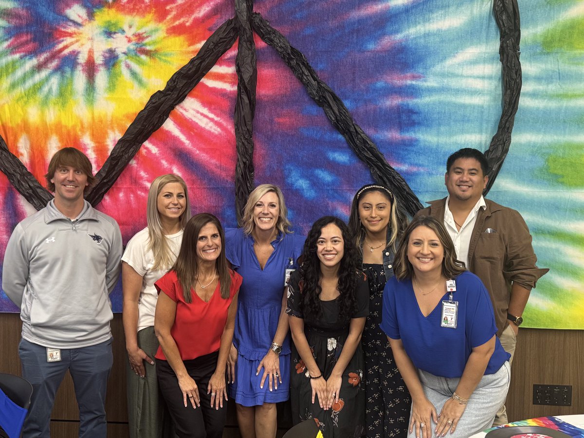 🌼✌️ Feelin’ Groovy at Willow Wood! 
We’re psyched to kick off the school year with good vibes, fresh faces, and far-out energy! 
#peacelovetomball #peacelovelearning
<a href="/TomballISD/">Tomball ISD</a>