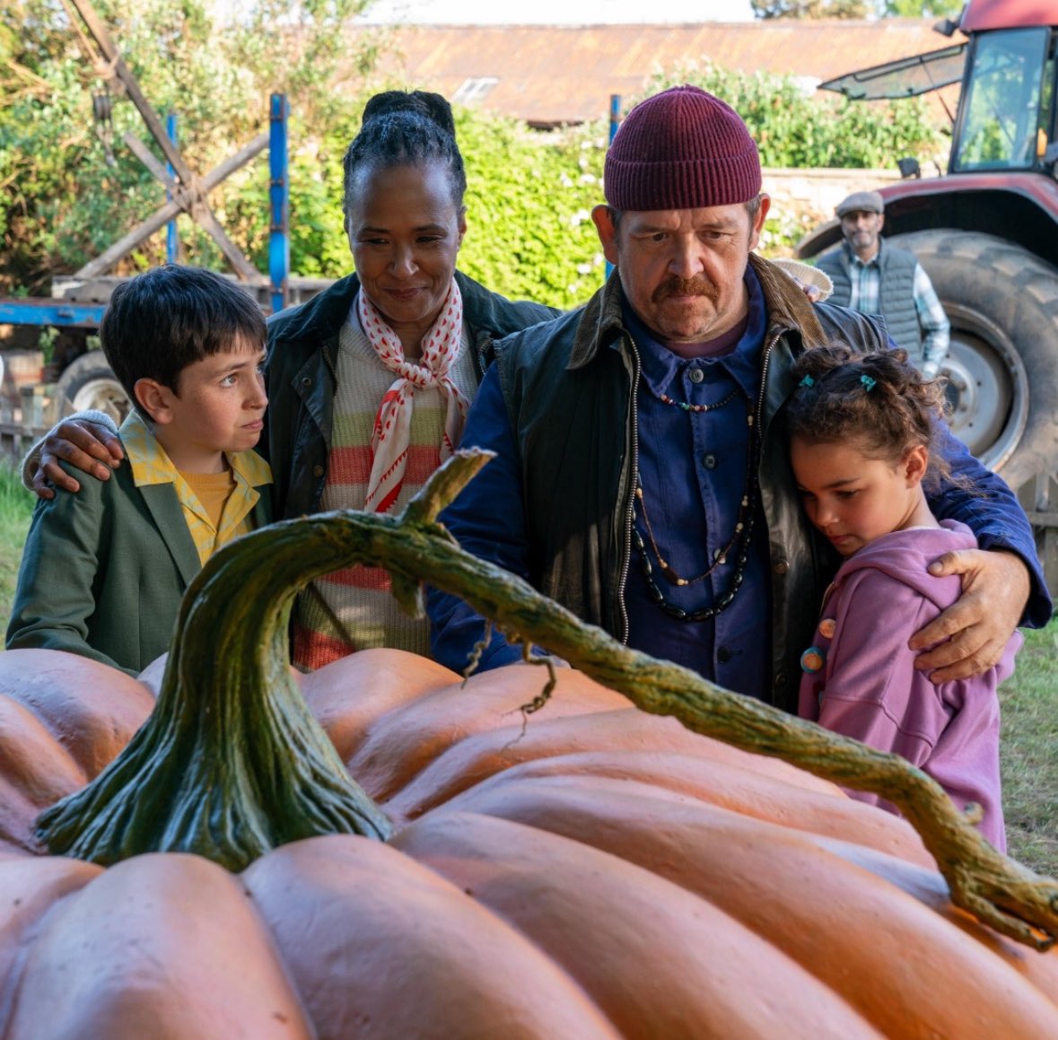 WW_Direct's tweet image. Screen Scotland has shared a promo picture from GROW
A film with Dominic McLaughlin (Harry Potter) and Nick Frost (Rubeus Hagrid) coming this fall