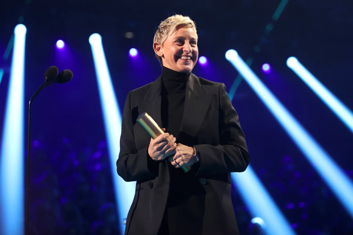 RollingStone's tweet image. Ellen DeGeneres confirmed that she and her wife Portia de Rossi moved to the U.K. because of Donald Trump.
rollingstone.com/tv-movies/tv-m…