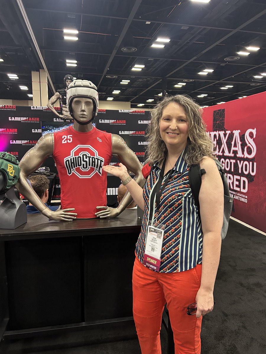 DScott713's tweet image. Enjoying another @THSCAcoaches coaching school! Love seeing our coaches and reconnecting with colleagues! Even got to shout out the Bucks in the exhibit hall in honor of my daughter! O-H