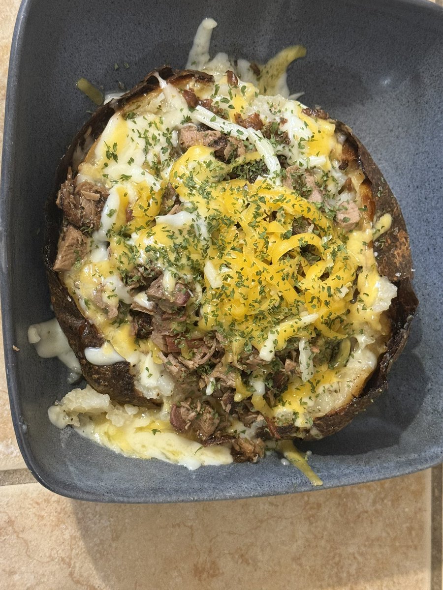 Robs_Hunt's tweet image. Still on a potato kick. Hadn’t smoked a brisket in two years. Found this little flat on sale. Turned out just ok. But served the purpose I had for it. Based with @FireHatchRubs Brisket Bark and @CasaMSpice Cattle Drive on top. Flavor was on point.
C’est Bon!