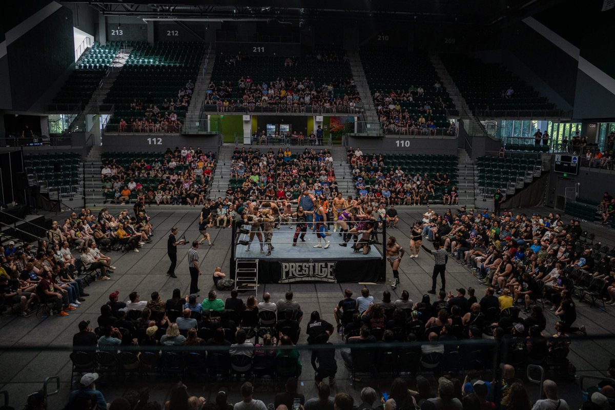 Nearly 1,400 fans in attendance for the biggest Prestige Wrestling event of all time!

#CombatClash is available to stream in full featuring 8 action packed matches, including the first ever steel cage match in Prestige history.

Stream here: youtube.com/live/XQLknYE5B…

📸 Jin Ryu