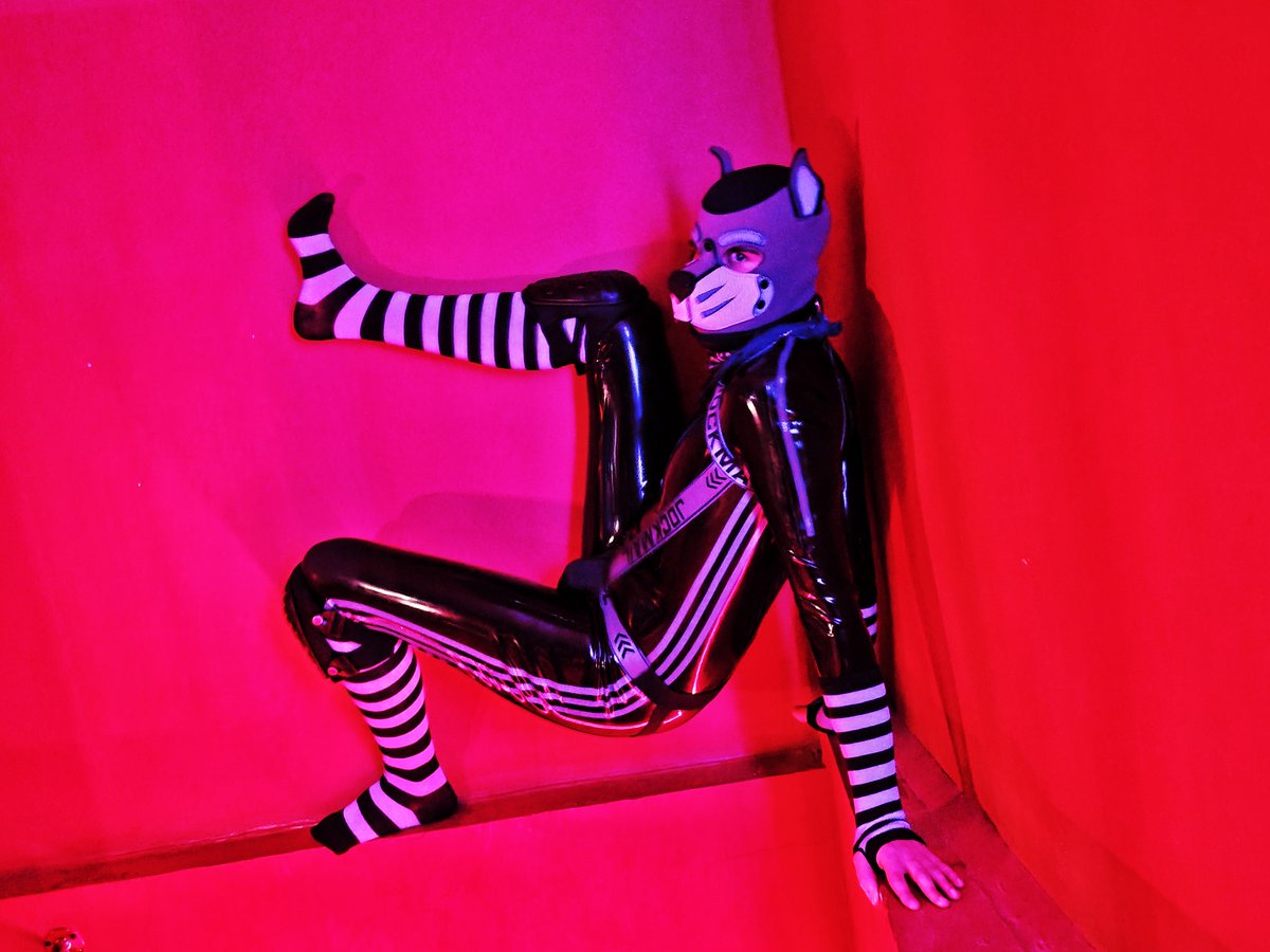 i don't know how to caption this. any suggestion? :3