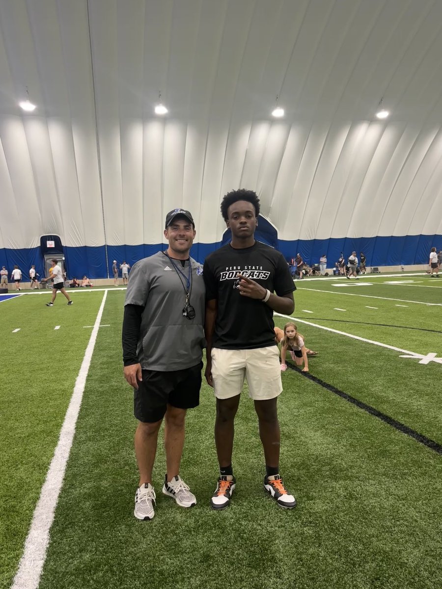 _makh11's tweet image. Big thanks to @CoachHalvorsen for having me out at peru state sunday! I recorded a 4.5 40 yard dash at 6’1 181 lbs.
