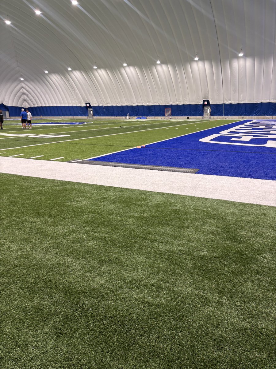 _makh11's tweet image. Big thanks to @CoachHalvorsen for having me out at peru state sunday! I recorded a 4.5 40 yard dash at 6’1 181 lbs.