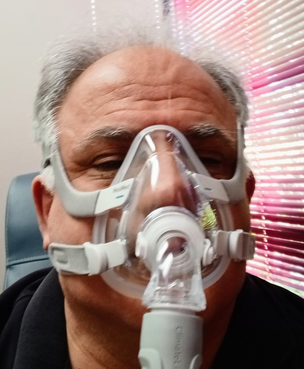AbbasZeineddin's tweet image. I met with my respiratory therapist today and got my #CPAPMachine. Tonight is the night. 
#SleepApnea 
میگن حداقل یک ماه طول میکشه تا بهش عادت کنی. هرشب باید این رو ببندم دور صورتم و سر دیگشو به ماشین. با یک پمپ و فشار هوا دریچه‌ی تنفس باز میشه و من میتونم نفس بکشم. الآن چندین…